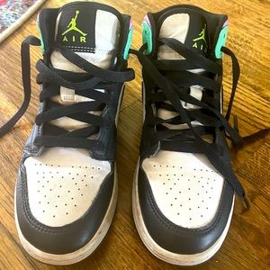 Air Jordan 1 MID GS “Pastel” Youth Size 4